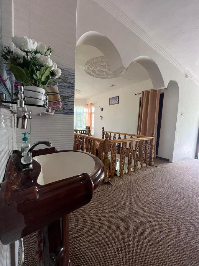 Everest Guest House Gulmarg Esterno foto