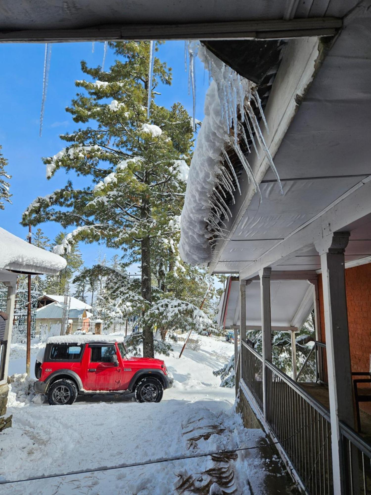 Everest Guest House Gulmarg Esterno foto