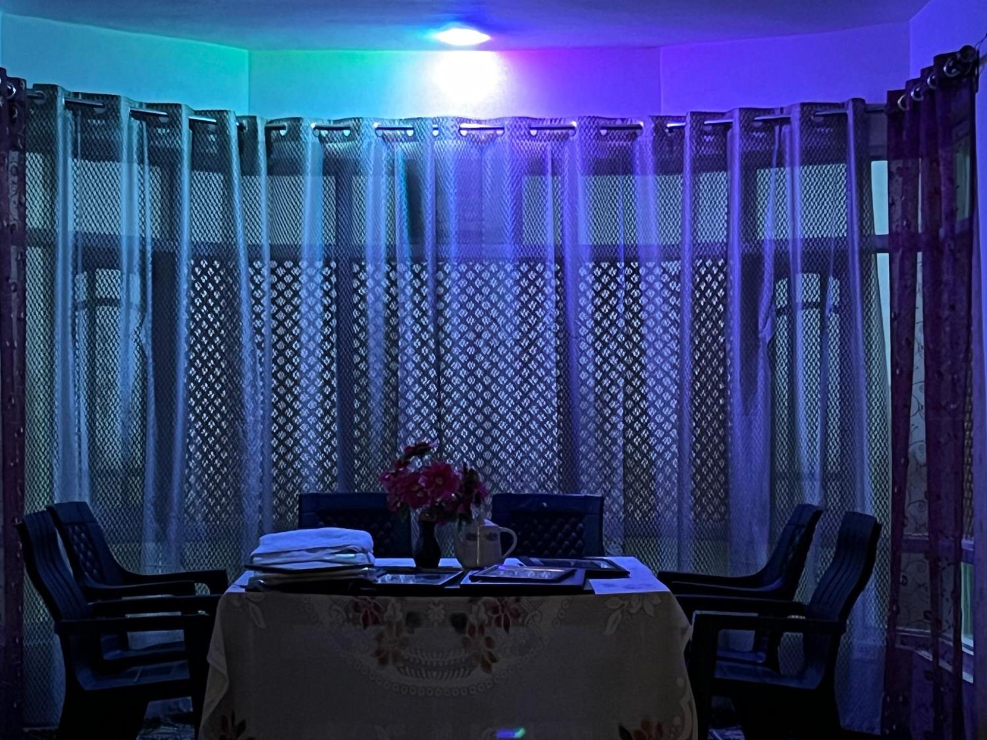 Everest Guest House Gulmarg Esterno foto